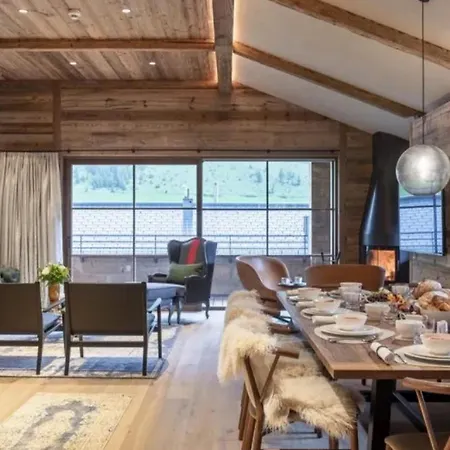 Chalet With Pool, Sauna And Elevator شقة