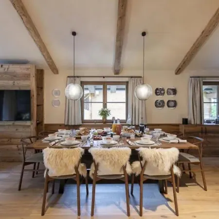 Chalet With Pool, Sauna And Elevator *