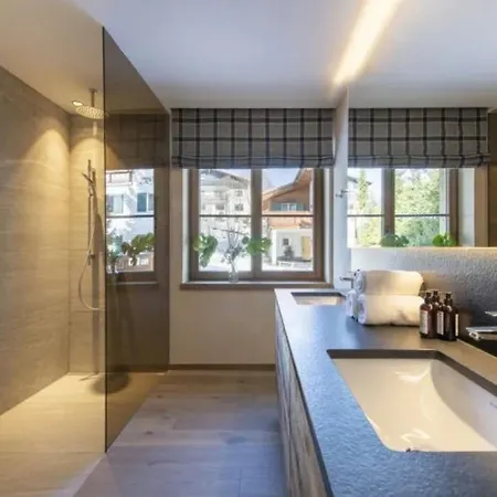 Chalet With Pool, Sauna And Elevator شقة *